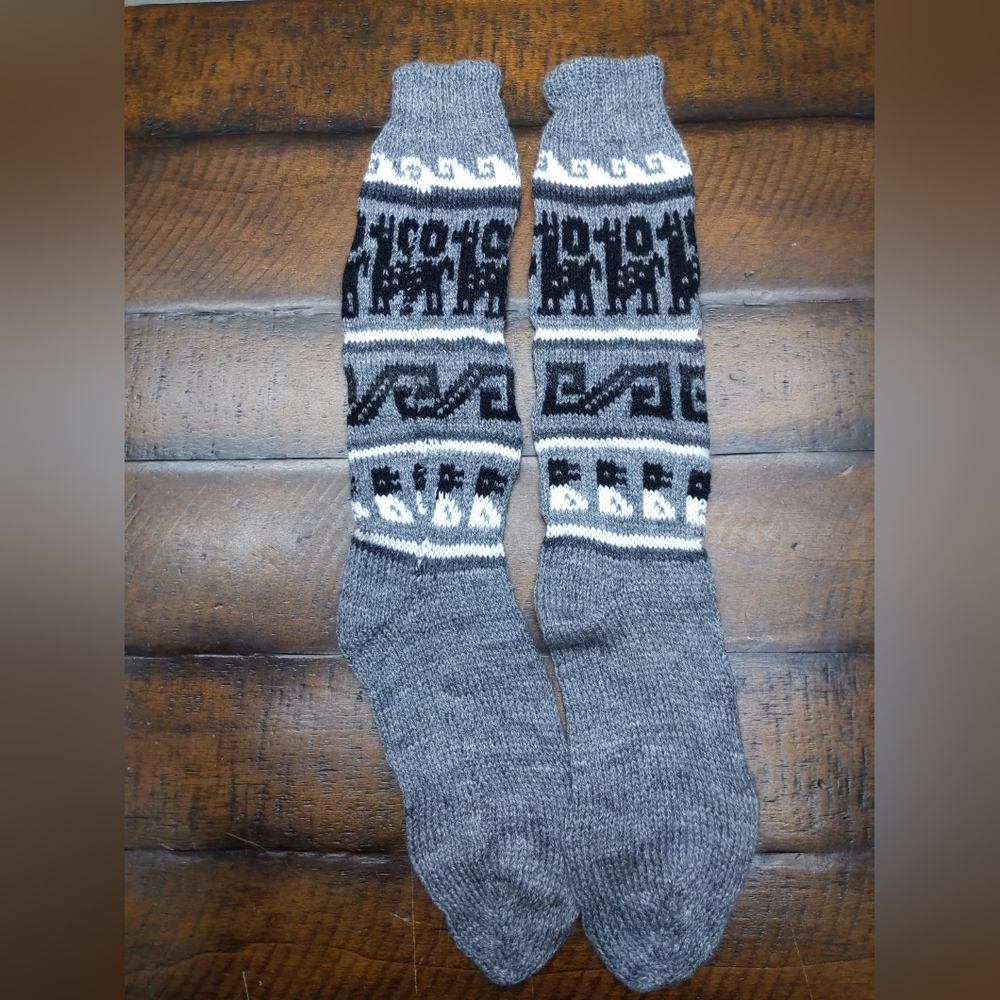 Hand knitted alpaca wool socks handmade in Peru Gray